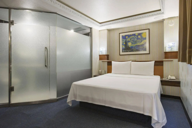 Wing Hotel