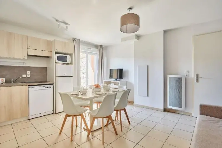 2 Bedrooms Cottage