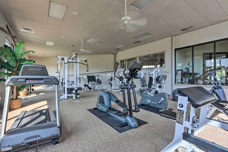 Lakefront Condo w/ Pool Access in Osage Beach!
