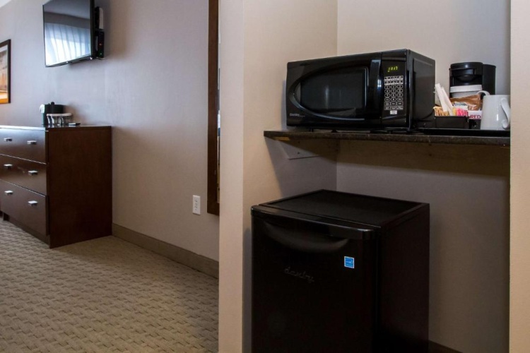 Best Western Plus Revelstoke photo 34