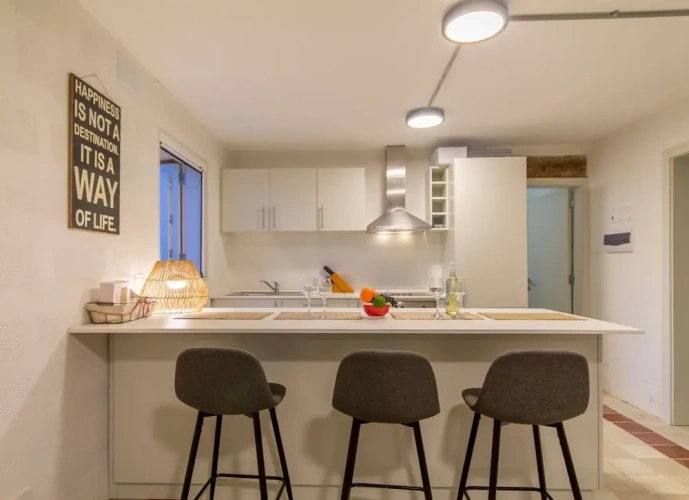 5 Bedrooms Family Villa