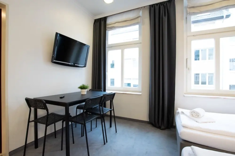 2 Bedrooms Comfort Apartment with garden view