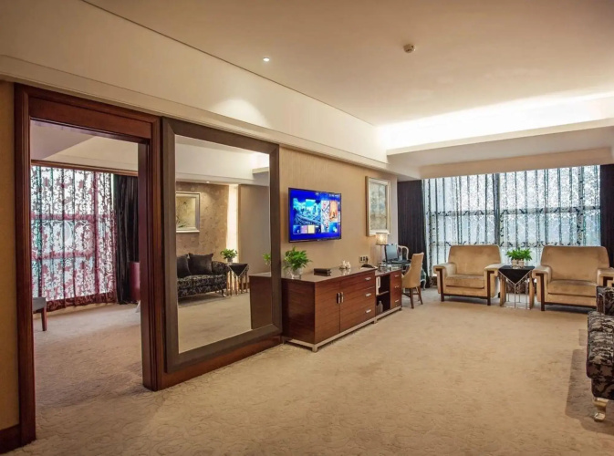 Jinlong Yufeng Hotel