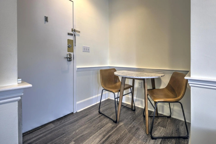 Gorgeous Studio with Bay Windows!