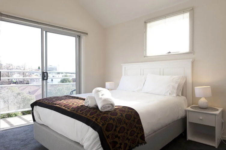 4 at 8 Battery Point Townhouse