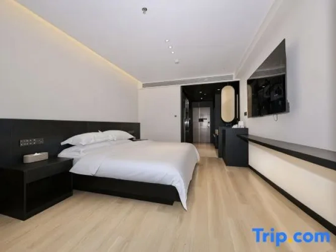 Standard Double room with city view
