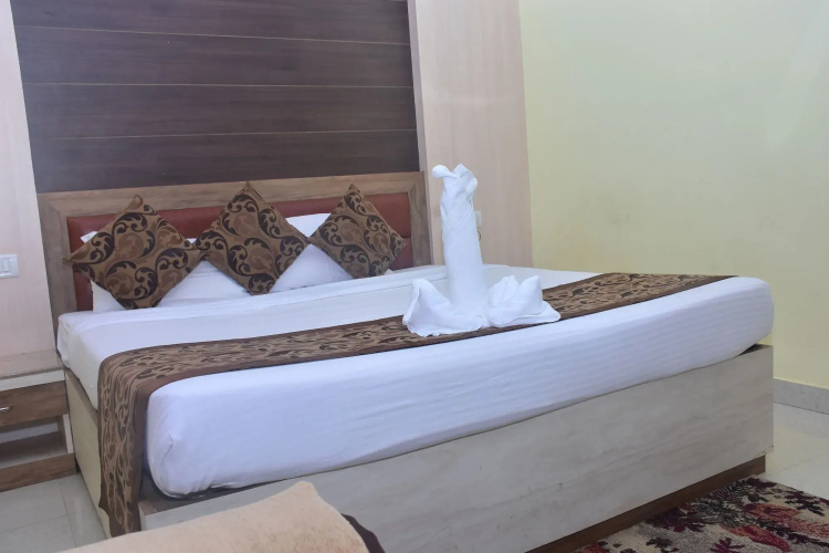 Hotel Arya Palace