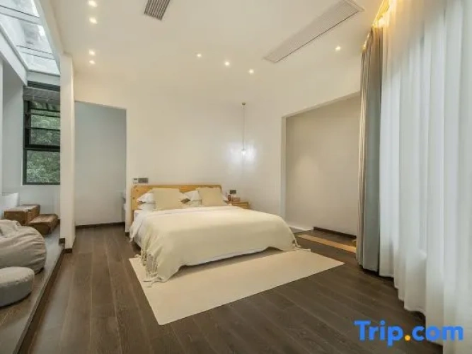 5 Bedrooms Suite