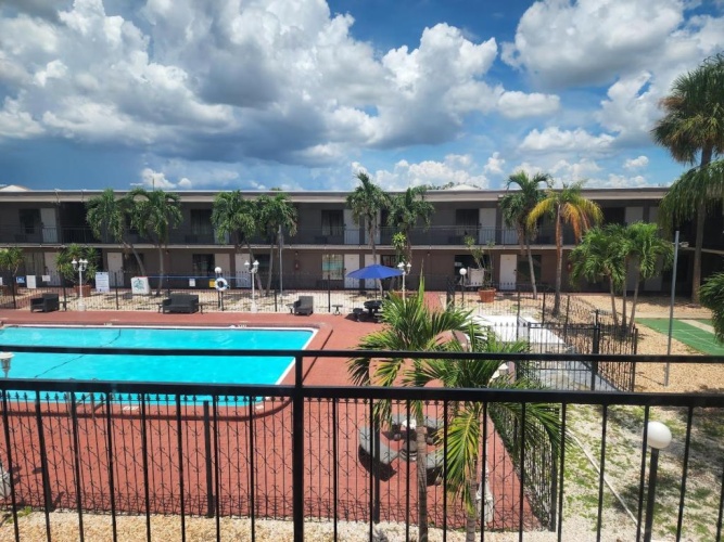 Deluxe Double room with pool view