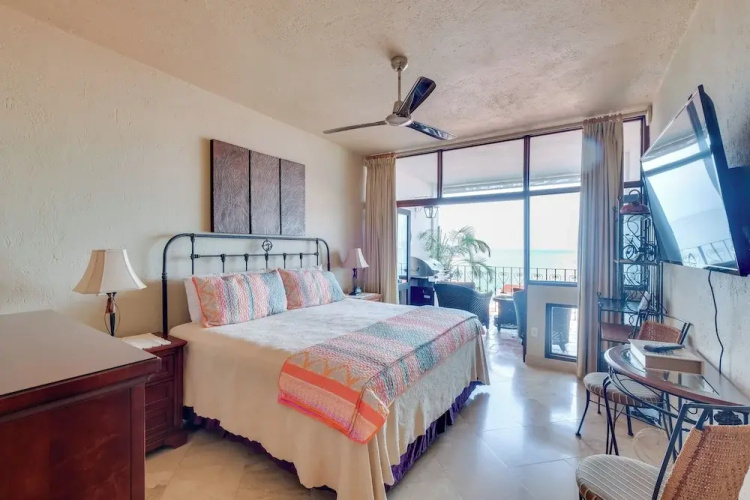 Resort Condo w/ Pool Access & Pacific Ocean Views!