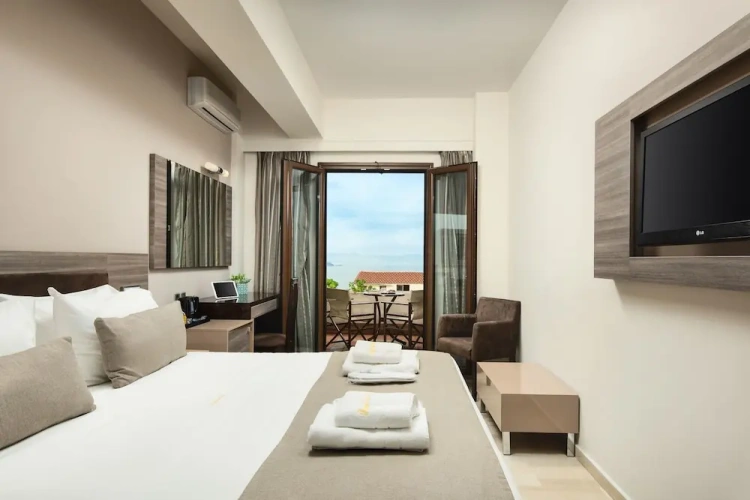 Standard Double room with balcony and with sea view