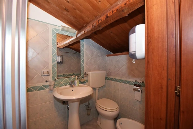 Standard Quadruple room with balcony