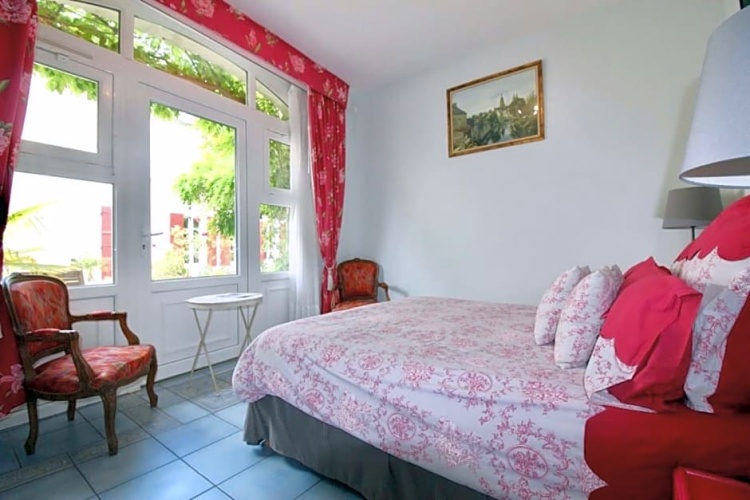 Standard room with view
