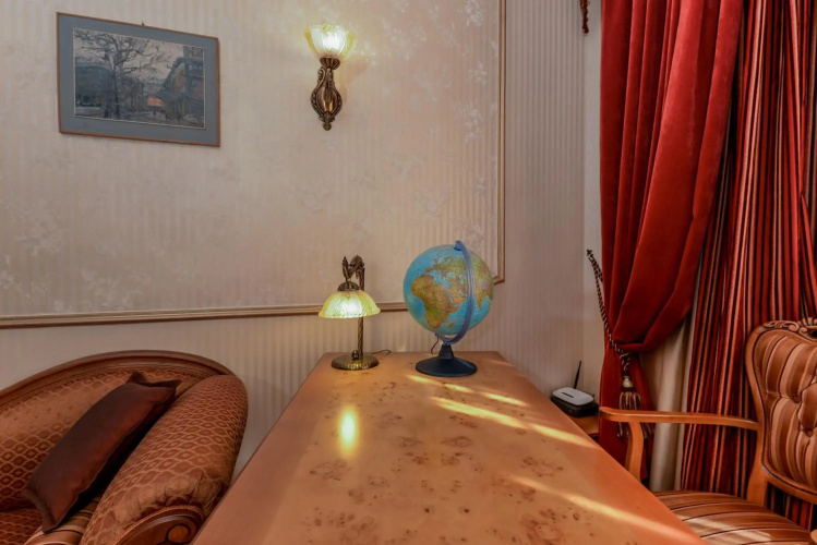 Aristocratic Sofia Studio Apartment Next to Cathedral