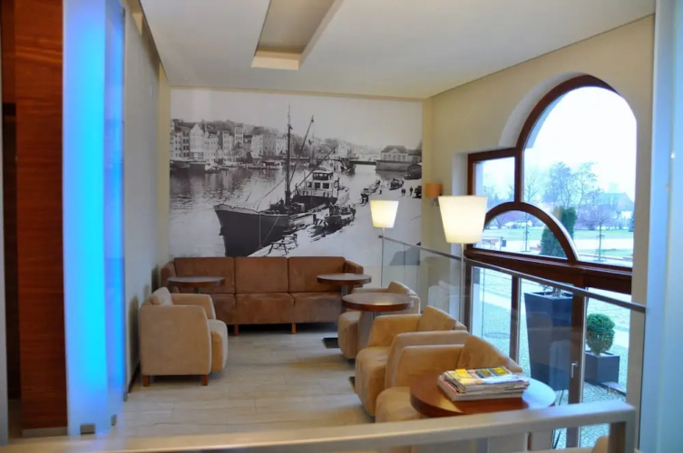 Atrium Hotel