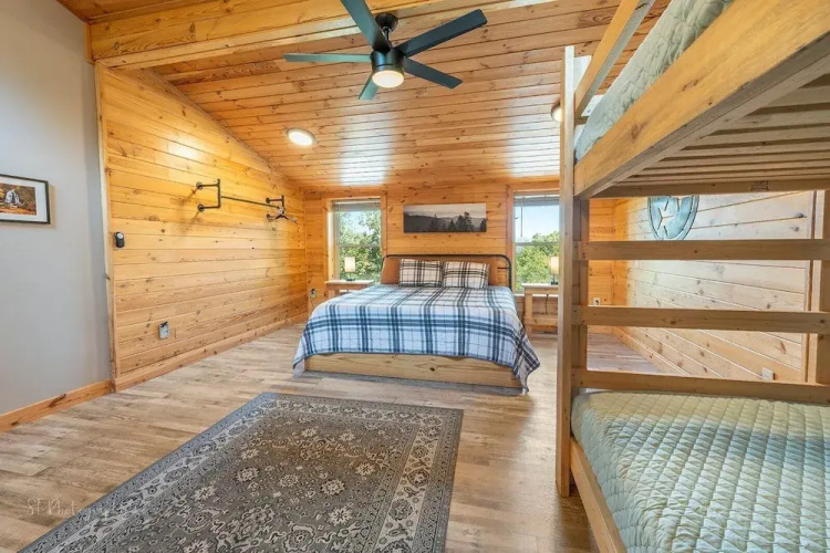 Dolly's Lodge # 3