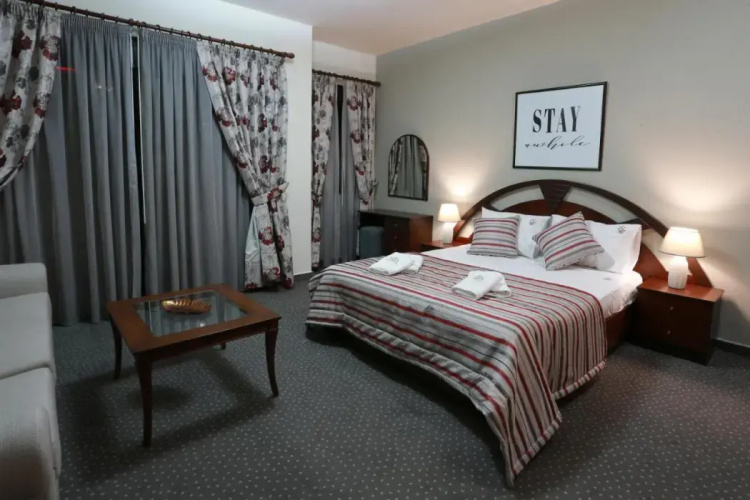 Nine Seven Hotel