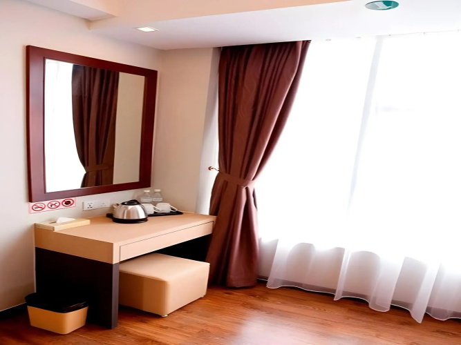 Lot 10 Boutique Hotel