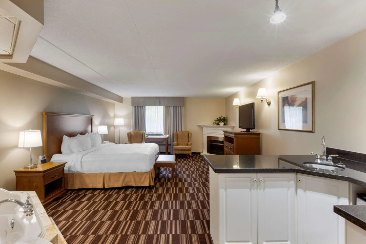 Best Western Plus Orillia Hotel photo 8