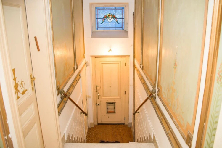 Remarkable 2-bed Basement Apartment EU Center!