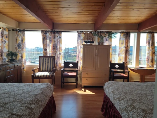 Deluxe Quadruple room with harbour view
