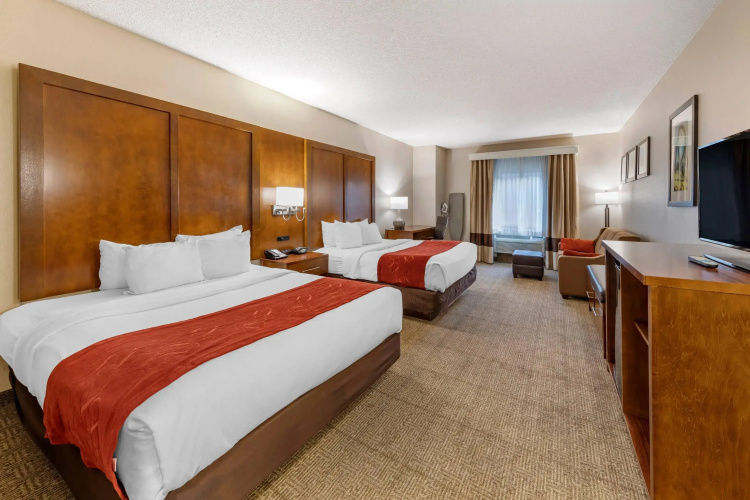 Comfort Suites Near Six Flags Magic Mountain