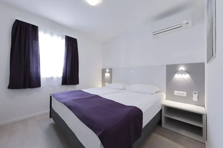 3 Bedrooms Cottage