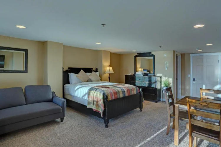 Land's End Resort
