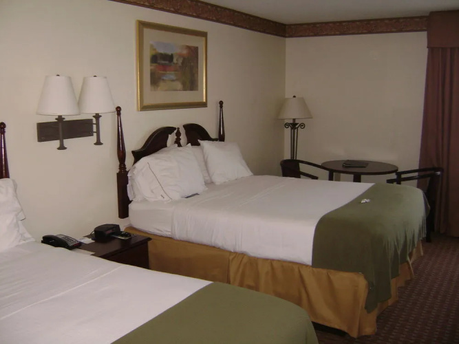 Holiday Inn Express Hotel & Suites Wilson I-95