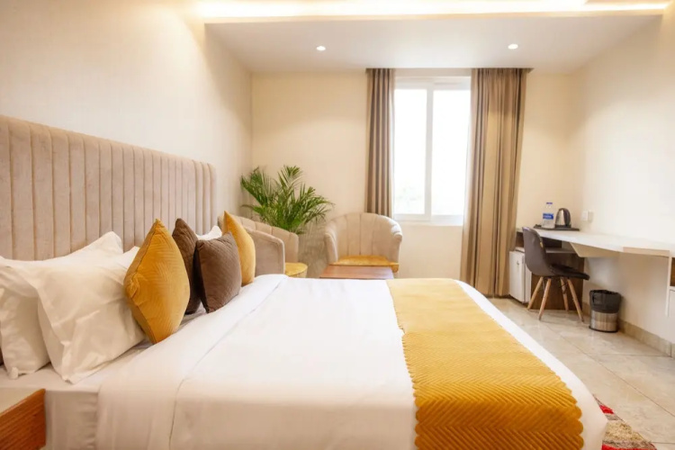 Hotel Eminence