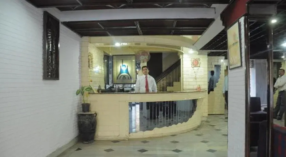 Hotel Blue Moon