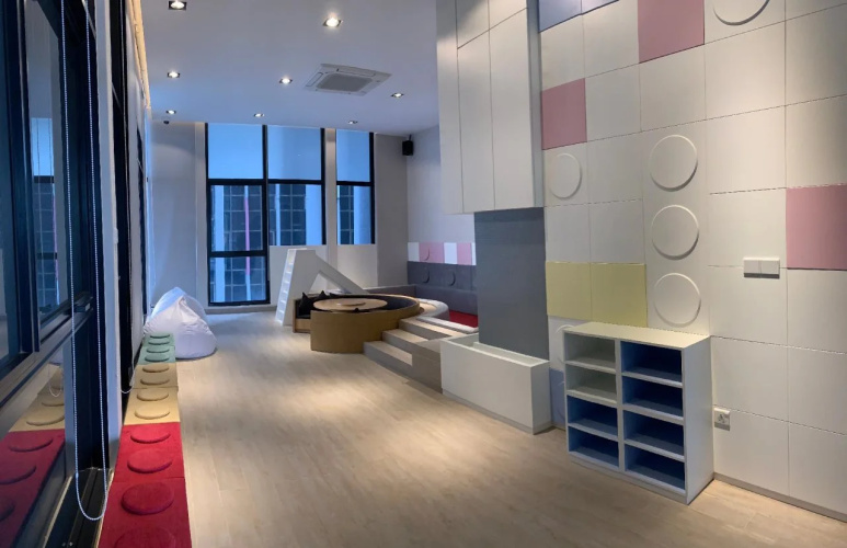 Expressionz Professional Suites by De Space