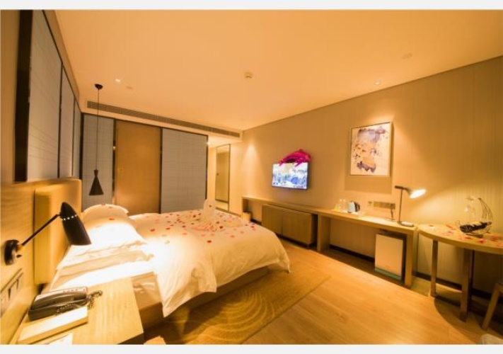 Standard Double room with city view