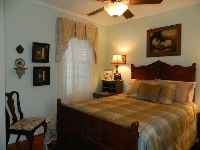 E J Bowman House Bed & Breakfast