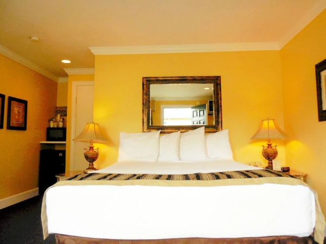 Sea Breeze Inn And Cottages