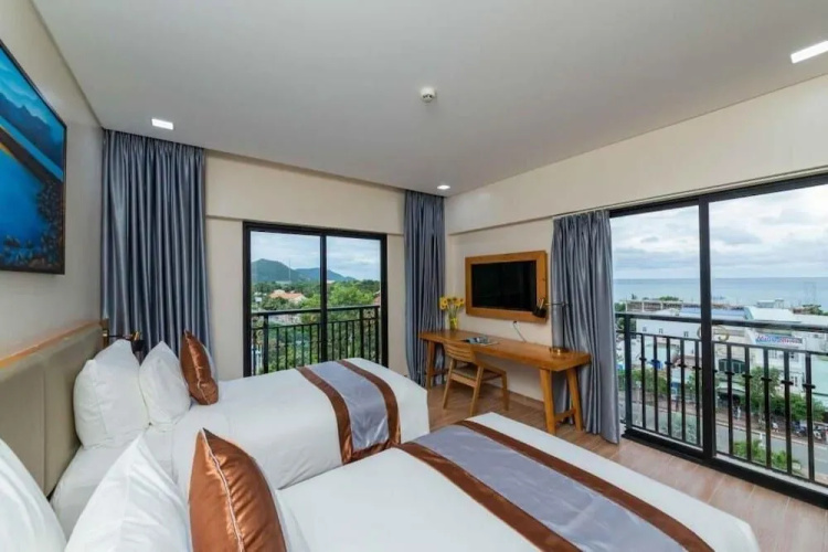 Marina Bay Con Dao Hotel
