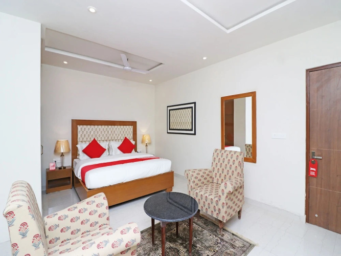 OYO 13035 Noosa Hotel