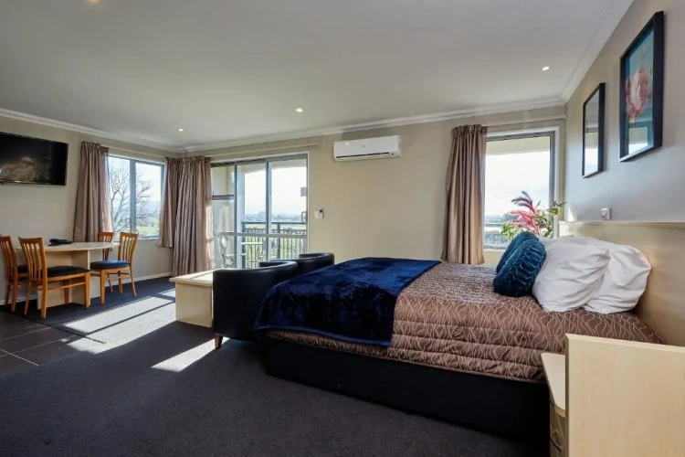 1 Bedroom Suite
