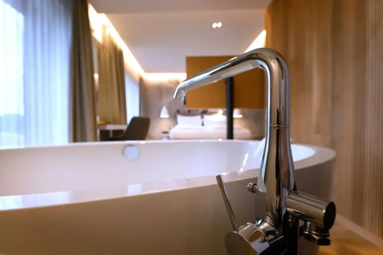 1 Bedroom Comfort Suite with garden view