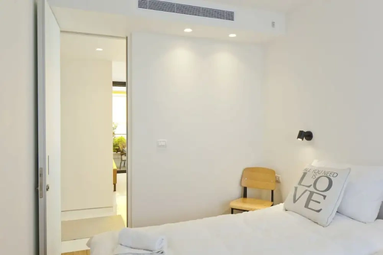 2 Bedrooms Apartment beachfront