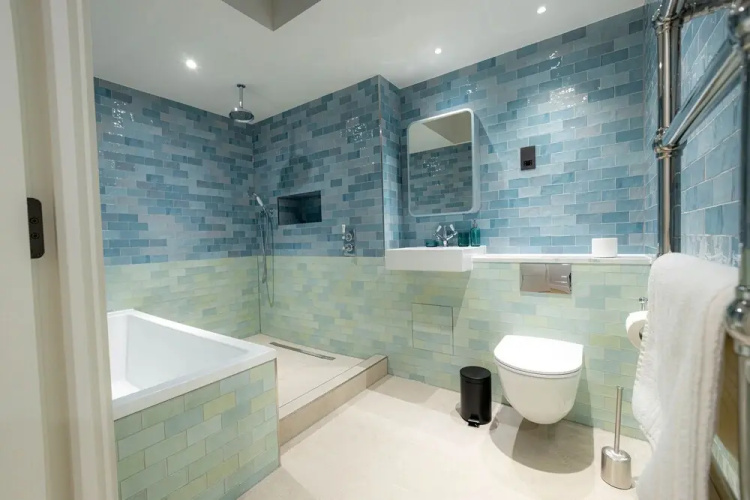 Three Bed Apts near Spitalfields Mkt