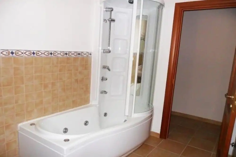 3 Bedrooms Villa
