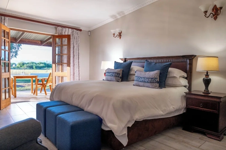 2 Bedrooms Family Suite with garden view