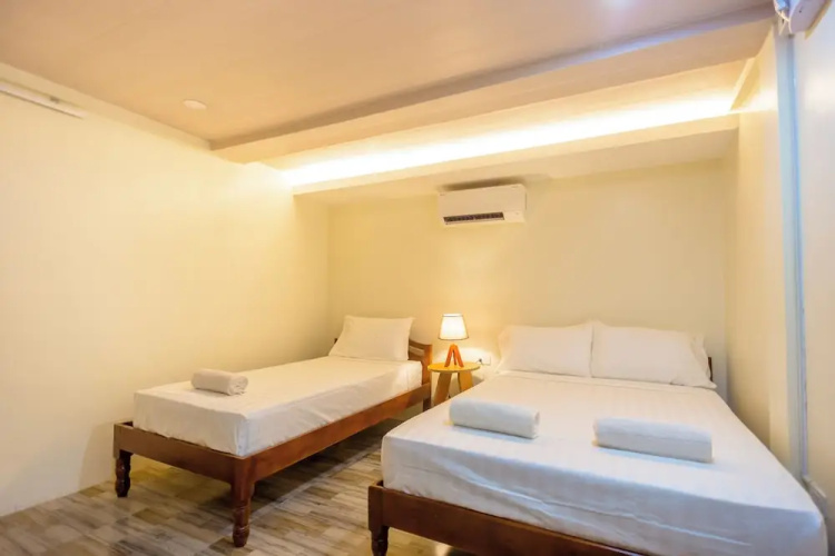 Alona Beach Side Inn