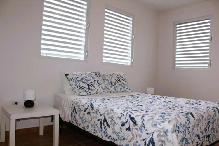 2 bdr apt - 4 min walk to Sandy Beach