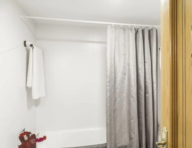 2 Bedrooms Apartment with balcony and with partial ocean view