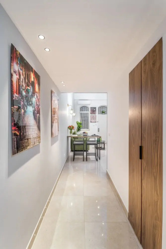 Modern 1 BDR with balcony