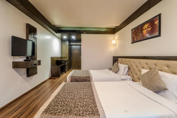 Hotel Aditya Park Regent