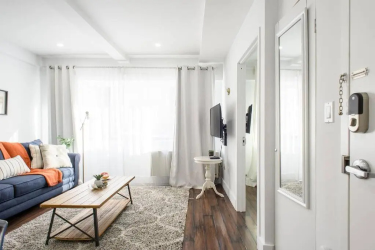 809-2a Gorgeous 1BR New W D Modern Best Location