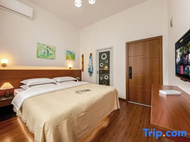 Standard Double room with partial sea view